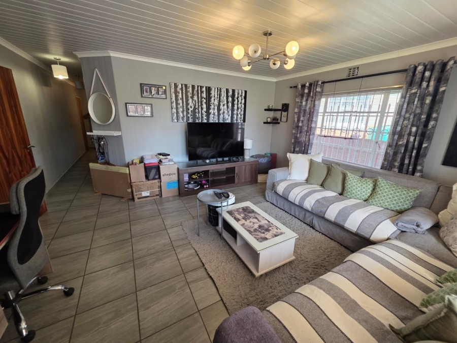 5 Bedroom Property for Sale in Wilgehof Free State